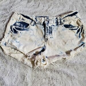 💥 LAST CHANCE 💥 Blue Asphalt Denim Shorts